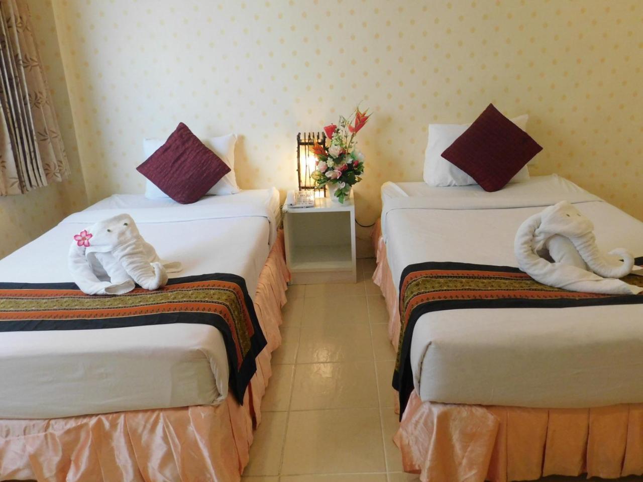 Be Fine Guesthouse Пхукет Экстерьер фото