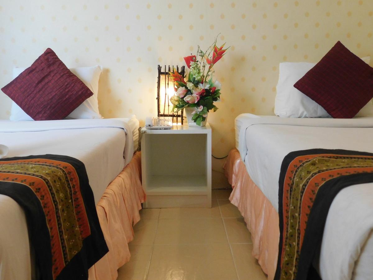 Be Fine Guesthouse Пхукет Экстерьер фото